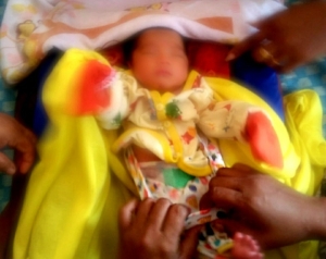 Gempar! Warga Peniti Dalam I Temukan Bayi Perempuan dalam Kardus Mineral