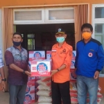 BPBD Mempawah Berikan Bantuan Sembako untuk Warga Desa Peniraman dan Sungai Purun Kecil