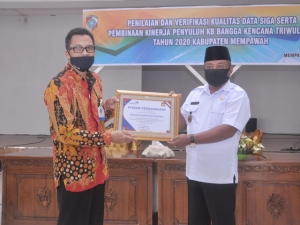Mempawah Terima Penghargaan dari BKKBN Kalbar