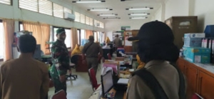Satpol PP Razia Masker di Kantor Bupati Mempawah