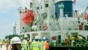 KM Golden Fortune, Kapal Pertama yang Bersandar di Pelabuhan Kijing