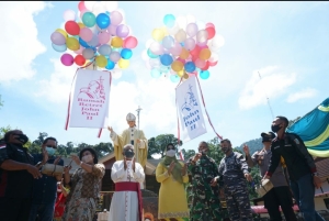 Patung Santo Johanes Paulus II Diresemikan