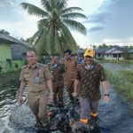 Legislator Kalbar Ini Salurkan Bantuan untuk Korban Banjir di Sungai Pinyuh