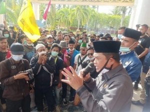 Ketua Dewan Mempawah Janji Kawal Aspirasi Tolak UU Ciptaker