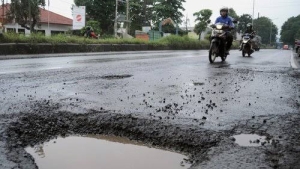 Dewan Mempawah Minta Gubernur Kalbar Perbaiki Ruas Jalan Wajok-Sungai Duri