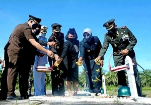 Hari Pahlawan di Mempawah, Bupati dan Wabup Ziarah ke TMP Putra Bangsa