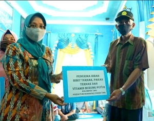 Pemkab Mempawah Bantu 1.000 Ekor Bibit Ayam dan 2.453 Burung Puyuh