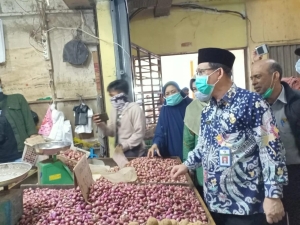 Natal dan Tahun Baru, TPID Monitoring Harga Sembako di Sejumlah Pasar Tradisional