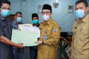 Pemkot Serahkan Hibah Tanah ke Kemenag Pontianak