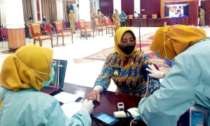 Tekanan Darah Tinggi, Bupati Erlina, Wabup dan Sekda Gagal Divaksin Covid-19