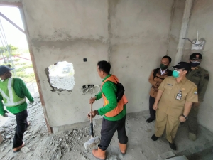 Tak Kantongi IMB, Satu Unit Ruko Dibongkar