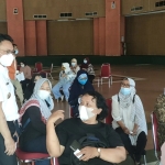 Guru di Pontianak Divaksin