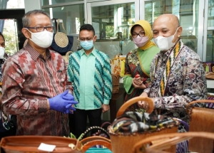 Menkop Teten Dorong Koperasi dan UMKM Naik Kelas