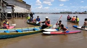Kampung Caping Bangun Teras Terapung
