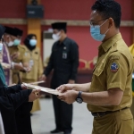 Guru Ngaji, Petugas Fardhu Kifayah dan Posyandu Terima Bantuan Transportasi
