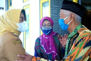 Mantan Bupati Pontianak Berkunjung ke Mempawah, Bupati Erlina Doakan H Agus Salim Agar Selalu Sehat