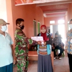 Babinsa Bakau Kecil Ajak Warga Patuhi Prokes