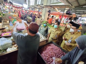 TPID Sidak Pasar, Harga Sembako Stabil