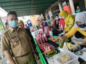 Belanja Takjil di Pasar Juadah, Berharap UMKM Semangat dan Produktif di Tengah Pandemi