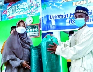 Bantu Anak Yatim dan Dhuafa di Sekabuk