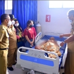 Bupati Jarot dan Wabup Sudiyanto Pantau Kondisi Korban Kebakaran di RSUD Ade M Djoen Sintang