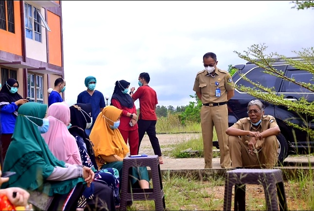 Jarot Sapa Pasien Covid-19 di Rusun RSUD Ade M Djoen Sintang