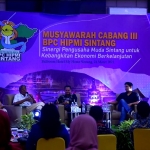 Kata Bupati Jarot, Pemerintahannya Dilanda Dua Fenomena