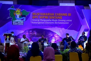 Kata Bupati Jarot, Pemerintahannya Dilanda Dua Fenomena