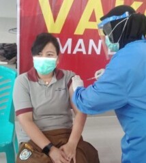 Target Satu Minggu untuk Vaksinasi 1.800 Guru di Kecamatan Sintang