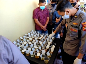 93 Personil Polres Sintang Jalani Tes Urine