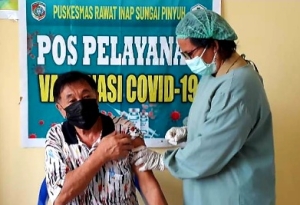 Ratusan Warga Sui Pinyuh Mulai Divaksin Sinovac