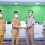 BPN Serahkan 105 Sertifikat Tanah Milik Pemkot