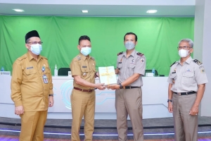 BPN Serahkan 105 Sertifikat Tanah Milik Pemkot