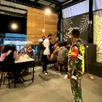 Razia Prokes di Warkop-Cafe