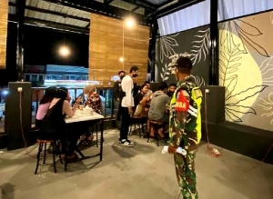 Razia Prokes di Warkop-Cafe