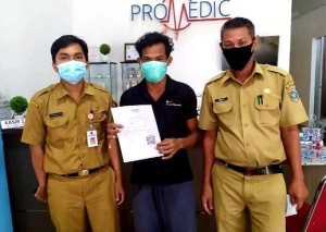 Dinsos Mempawah Pulangkan PMI Ilegal