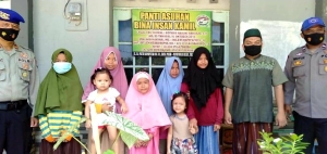 Polair Salurkan Bantuan Sembako ke Panti Asuhan Bina Insan Kamil