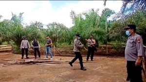 Polisi Robohkan Arena Sambung Ayam di Wajoh Hulu