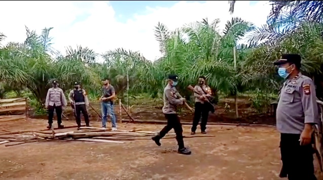 Polisi Robohkan Arena Sambung Ayam di Wajoh Hulu