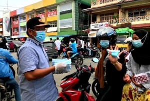 Bagikan 5 Ribu Masker dan 1.500 Botal Handsanitizer