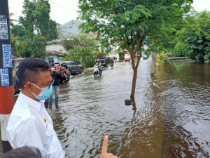 Pemkot Akan Bangun Konektivitas Parit untuk Atasi Genangan Air