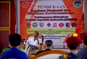 Bupati Jarot Dorong UKM Sintang Bangkit di Tengah Pandemi Covid-19