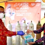 Serahkan Tabung Oksigen dari Pengusaha Kalbar ke “Rumah Zakat”