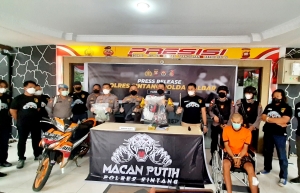 Macan Putih Polres Sintang Ungkap Pembunuh Kakek, Nenek dan Cucu, Motifnya Sakit Hati!