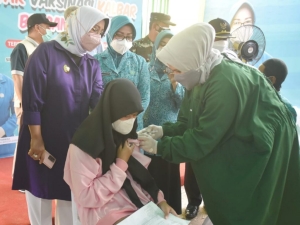 PKK Kalbar Gelar Gebyar Vaksin di Purun Kecil