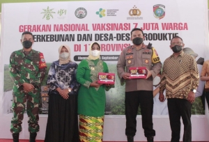 Bupati Erlina Hadiri Gerakan Nasional Vaksinasi 7 Juta Warga