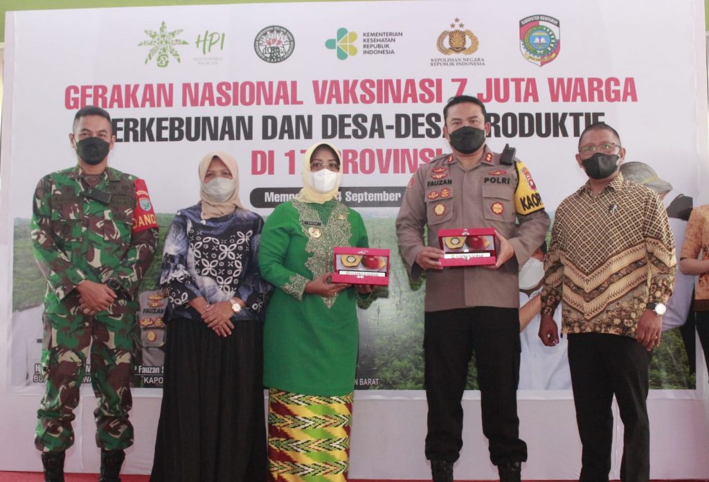 Bupati Erlina Hadiri Gerakan Nasional Vaksinasi 7 Juta Warga