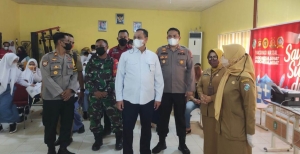 Vaksin Ratusan Pelajar di Mempawah