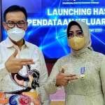 Bupati Erlina Terima Penghargaan Manggala Karya Kencana