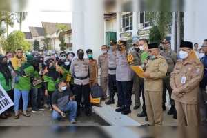 Unjuk Rasa Ratusan Pekerja PT KKJ Berakhir Damai, Berikut 6 Poin Kesepakatannya…